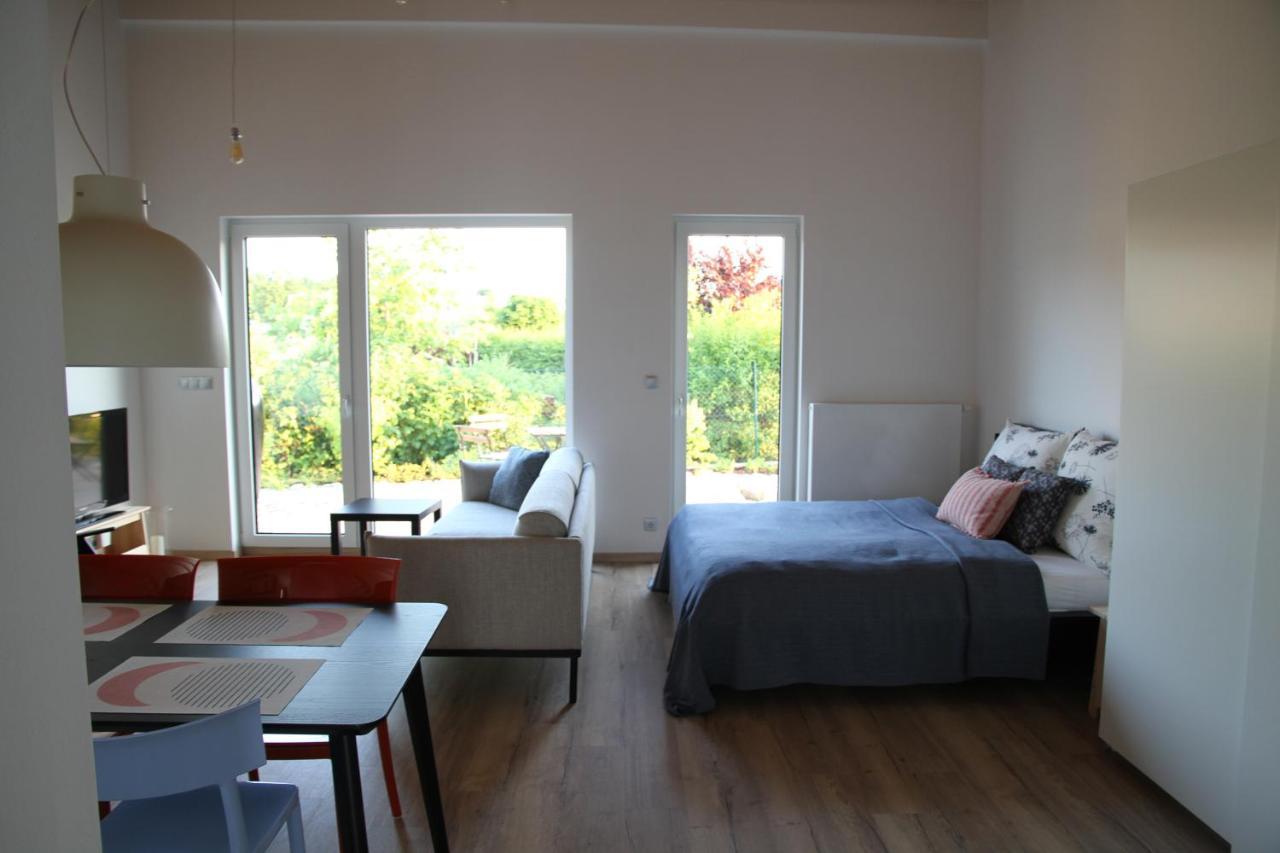 Apartmany Hluboka Nad Vltavou S Vyhledem Na Zamek Экстерьер фото